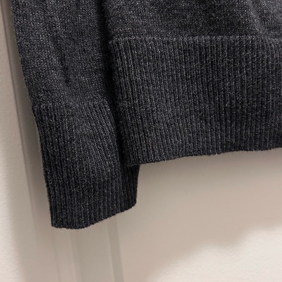 Old Navy Charcoal Gray V-Neck Sweater - Picture 5 of 15